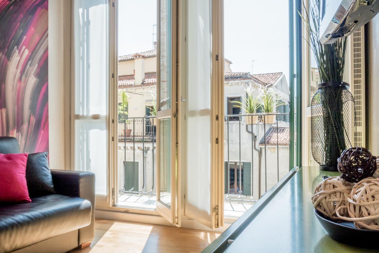 Rialto Apartments Whit Lift Venice Exterior photo